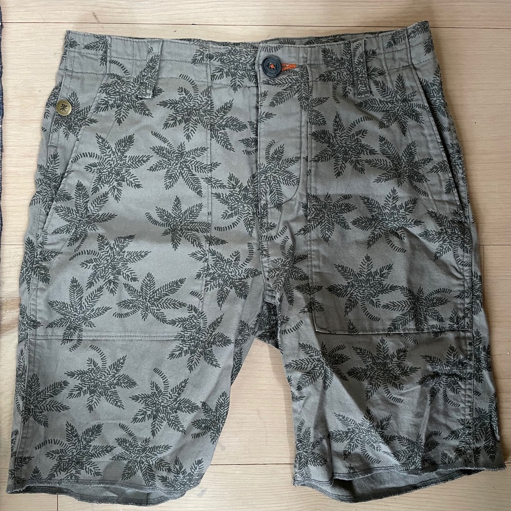 Roark revival tropical walk shorts size 28